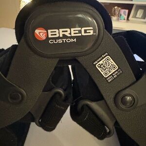 Breg Custom Black Knee Brace